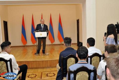 President Sarkissian shares his vision on Armenia’s economic development with AGBU Manoogian-Demirdjian School students