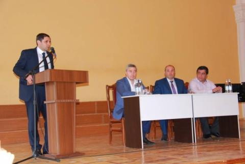 Սուրեն Պապիկյանը ներկայացրել է Լոռու նորանշանակ մարզպետին
