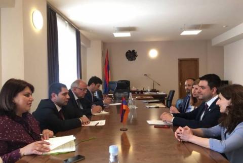 Սուրեն Պապիկյանը կարևորել է սահմանամերձ բնակավայրերում ԿԽՄԿ-ի մարդասիրական առաքելությունը