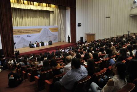 Հայաստան գալն ու «Ավրորա»-ին մասնակցելը հերոս Հեկտոր Թոմաս Գոնսալես Կաստիլիոն համարում է իր աշխատանքի ճանաչում