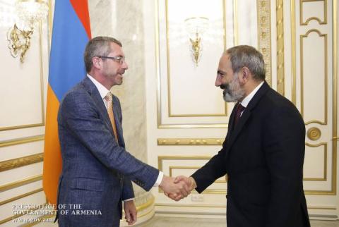 PM Nikol Pashinyan thanks MEP Frank Engel (Luxembourg) for raising Armenian issues at European Parliament