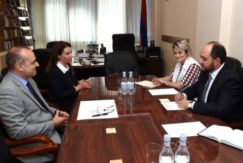 ԿԳ նախարարը խոստացել է քայլեր ձեռնարկել իտալերենի խորացված ուսուցմամբ դպրոցի հիմնադրման ուղղությամբ