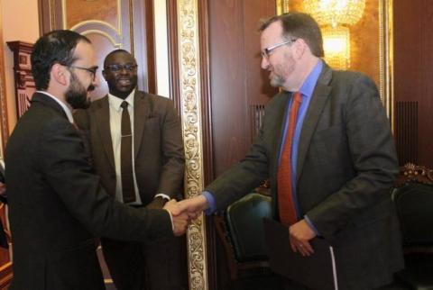 نائب رئيس الوزراء تيكران أفينيان يلتقي سفير الولايات المتحدة بأرمينيا ريتشارد ميلز ومناقشة قضايا التعاون الثنائي