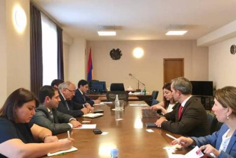 Սուրեն Պապիկյանն  ընդունել է ԱԶԲ պատվիրակությանը    