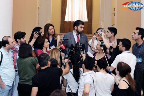 Դավիթ Սանասարյանը ՊՆ-ում ստուգումները հիմնավորում է ուժեղ և մաքուր թիկունք ունենալու անհրաժեշտությամբ