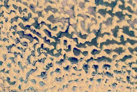 Из-за циклона "Макуну" в пустыне на Ближнем Востоке появились тысячи озер
