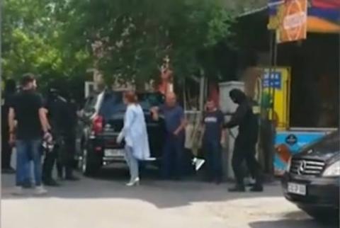 СНБ Армении проводит спецоперацию около бизнес-центра “Глобус”