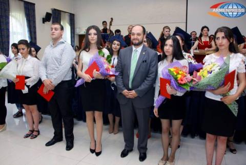 Շրջանավարտներին դիպլոմներ հանձնեց ՀՀ կրթության և գիտության նախարար Արայիկ Հարությունյանը
