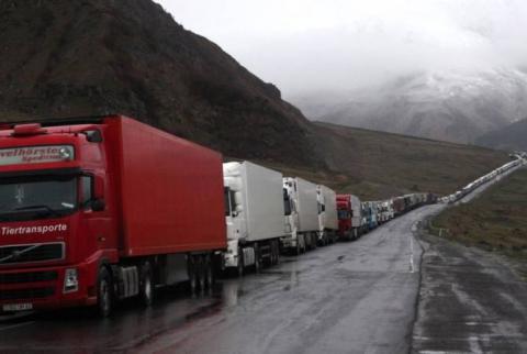 Լարսի անցակետում հայկական բեռնատարների կուտակումներ են. նախարարությունը բանակցում է վրացի և ռուս գործընկերների հետ