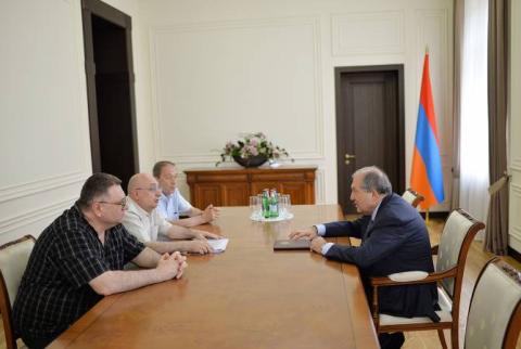 Արմեն Սարգսյանը հանդիպել է գիտության ոլորտի մի խումբ ներկայացուցիչների հետ