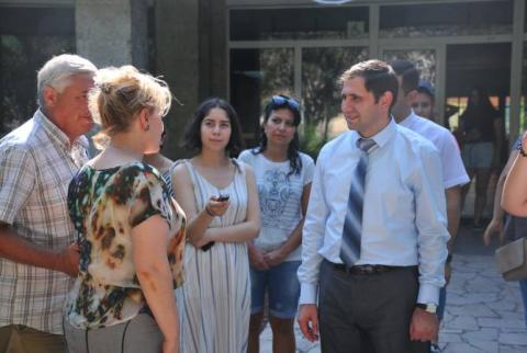 Սուրեն Պապիկյանն այցելել է «Մխիթար Սեբաստացի» կրթահամալիր