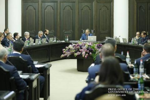 Փաշինյանը հորդորեց գերատեսչություններին խստագույնս պահպանել քաղաքացիների դիմումներին պատասխանելու ժամկետները
