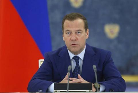 Медведев: вступление Грузии в НАТО может спровоцировать "страшный конфликт"