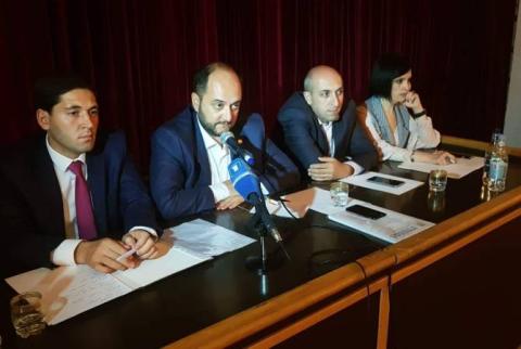 Արայիկ Հարությունյանը Լոռու մարզի դպրոցների տնօրենների և ուսուցիչների հետ քննարկել է կրթության առաջնային խնդիրները
