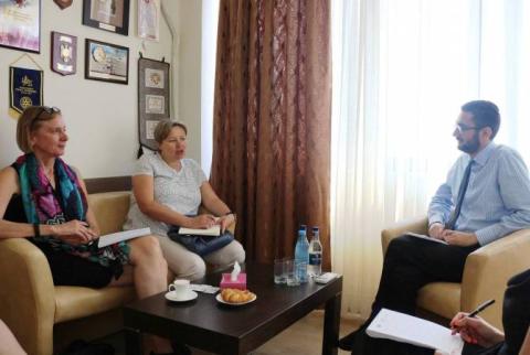 The UNHCR Representative Anna-Carin Öst visits Migration Service
