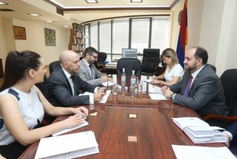ՀՀ կրթության և գիտության նախարար Արայիկ Հարությունյանն ընդունել է Հայաստանում Արգենտինայի  դեսպանին 