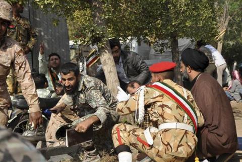 Իրանում սուգ է հայտարարված զորահանդեսի ժամանակ ահաբեկչությունից զոհվածների հիշատակին 