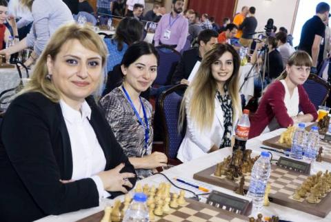 L'équipe féminine  est à la deuxième place à l'Olympiade d'échecs