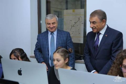 ԱԺ նախագահ Արա Բաբլոյանն աշխատանքային այցով ժամանել է Արցախ