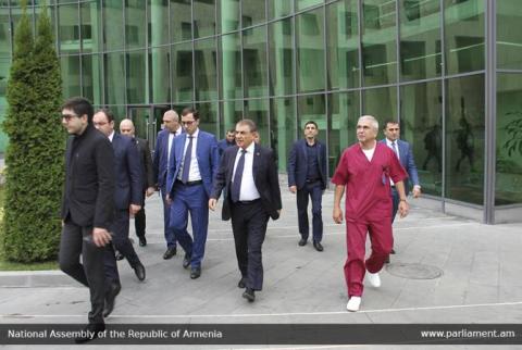 Արա Բաբլոյանն Արցախում այցելել է ուռուցքաբանական կենտրոն