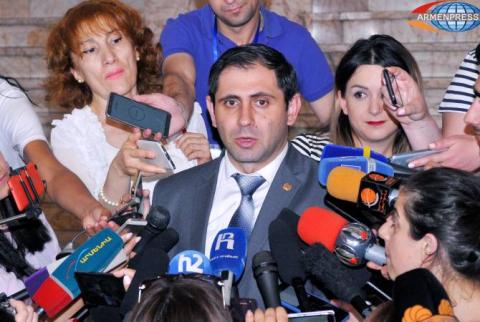 Սուրեն Պապիկյանը վստահեցնում է, որ ոչ պրոֆեսիոնալ պաշտոնյաները չեն շարունակի պաշտոնավարել