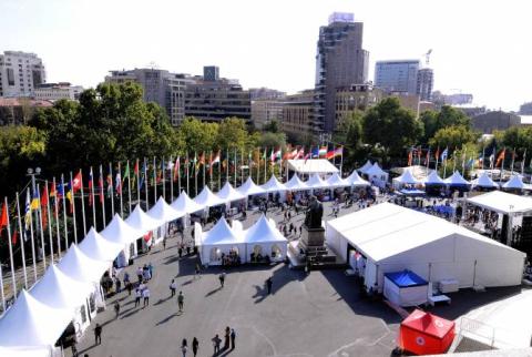 Pashinyan visits La Francophonie Village