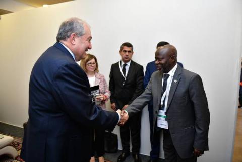 Armen Sargsyan a  rencontré le Vice-Président de la Gambie