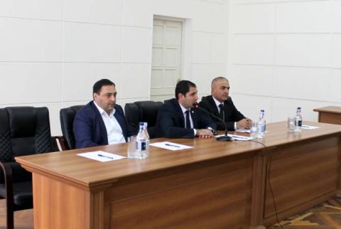 Սուրեն Պապիկյանը ներկայացրել է Սյունիքի նորանշանակ մարզպետ Հունան Պողոսյանին