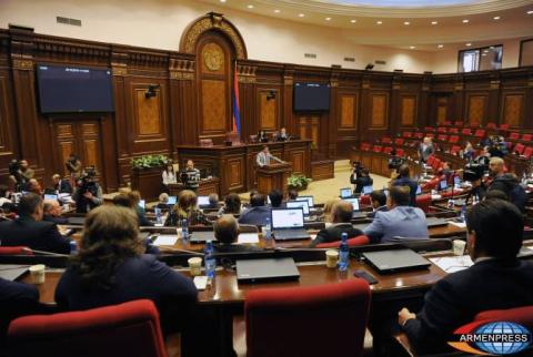 Ouverture de la séance extraordinaire de l’Assemblée nationale 