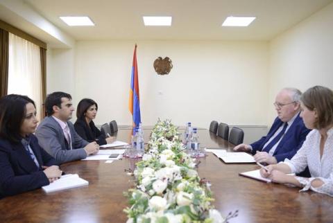 Acting minister Arshakyan holds meeting with Polish Ambassador