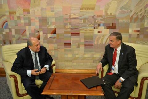 Armenian President meets with former US President Obama’s national security advisor in Minsk