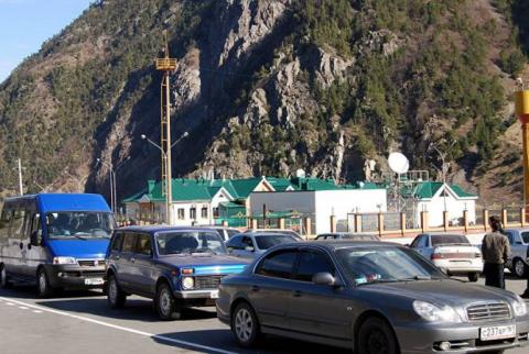Cargo truck traffic congestion at Lars checkpoint’s Russian side reaches 2,5 km