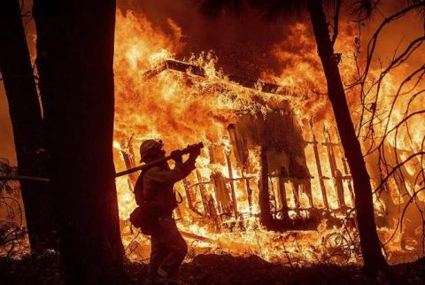 California wildfire death toll grows with hundreds missing 