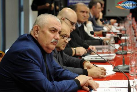 Արամ Սաֆարյանի կարծիքով` լրատվությունը պետք է ունենա ոչ միայն տեղեկացնող, այլ նաև ուղղորդող գործառույթ