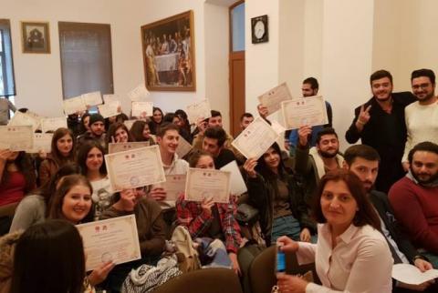 Round Table Foundation awards scholarship certificates to 34 Syrian-Armenian and Iraqi-Armenian students