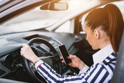 Использование телефонов за рулем приводит к увеличению числа ДТП