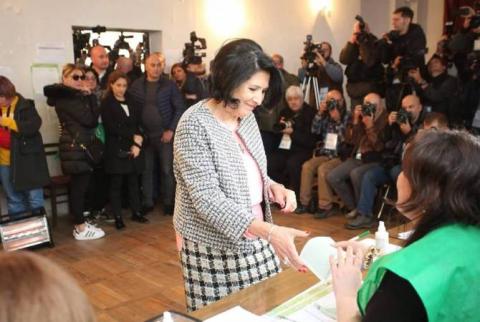 Վրաստանի նախագահի թեկնածուները քվեարկեցին ընտրությունների երկրորդ փուլում