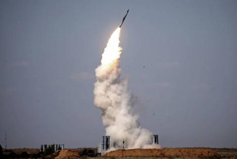 СМИ: сирийские ПВО отразили израильскую ракетную атаку к югу от Дамаска
