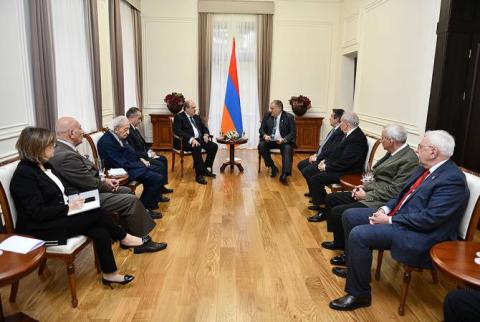 Armen Sarkissian a reçu les représentants du «Club Lazarev» 