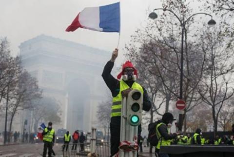 Ֆրանսիայի իրավապահներն արցունքաբեր գազ են կիրառել ցուցարարների դեմ. ձերբակալվել է 354 մարդ