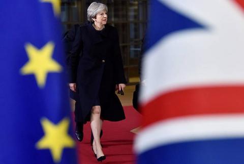May cancels Brexit vote amid fears of devastating defeat - report 
