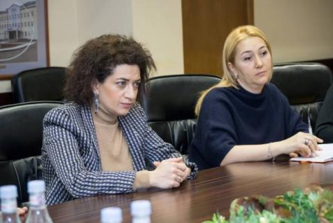 زوجة رئيس الوزراء بالنيابة آنا هاكوبيان تبحث سبل التعاون في مكافحة سرطان الأطفال بوزارة الصحة الأرمينية -مع الوزير بالنيابة أرسين توروسيان وطاقم الوزارة-