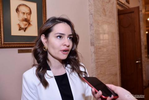 السياسة هي أيضاً للنساء، يبدو أن البرلمان سيحصل على خط جديد- أرمنبريس تحاور أصغر نائب ببرلمان أرمينيا الجديد صونا غازاريان-25 عام-