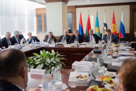 نائب رئيس الوزراء الأرميني مهير كريكوريان بترأس جلسة  الدورة الأولى لمجلس المفوضية الاقتصادية الأوراسية لهذا العام بموسكو