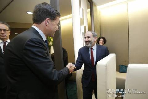 رئيس الوزراء الأرميني نيكول باشينيان يعقد اجتماعاً مع رئيس وزراء هولندا مارك روتا بدافوس وبحث التعاون الفعال بين البلدين الصديقين 