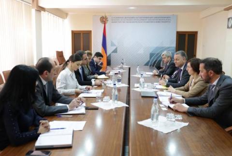 Տիգրան Խաչատրյանը և Վասիլիս Մարագոսը քննարկել են  ՀՀ-ԵՄ տնտեսական համագործակցությանն առնչվող հարցեր