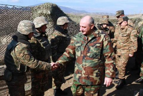 Visite des troupes armées en Artsakh: les questions de la sécurité, de la vie quotidien et sociale des militaires au centre de l’attention de l’Etat