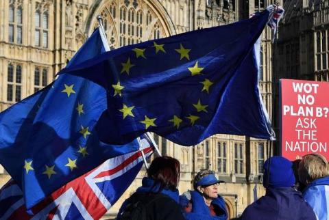 Telegraph: в британском правительстве тайно обсудили план отсрочки Brexit