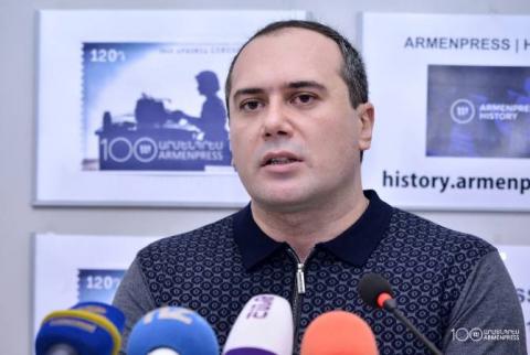 Conférence de presse d'Armen Petrossian, spécialiste en études arabes