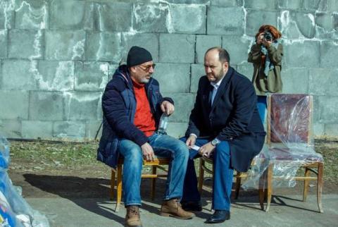Араик Арутюнян навестил проводящего голодовку Ованеса Галстяна
